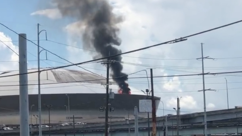 Incendio Caesars Superdome New Orleans.
