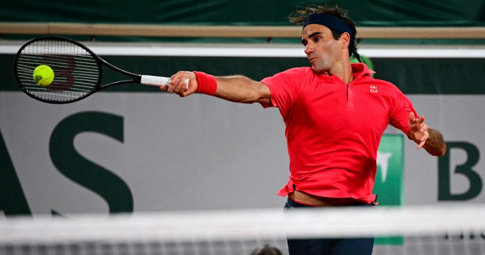 Federer bajo cuatro puestos