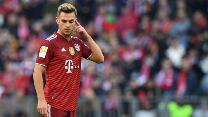 Joshua Kimmich sigue teniendo problemas con el Bayern Múnich por no vacunarse.