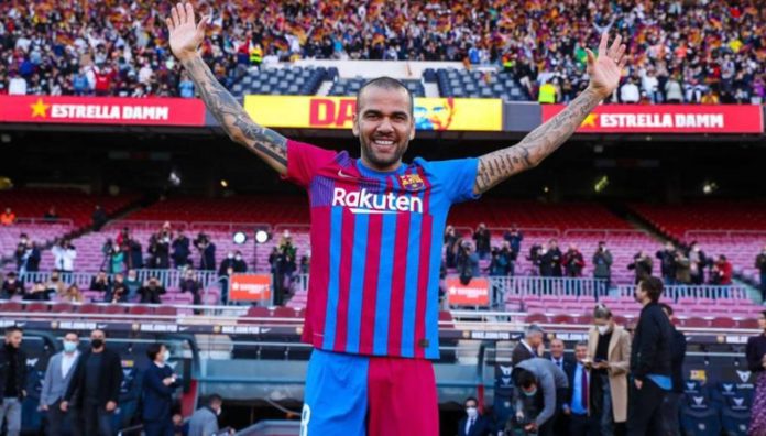 Dani Alves tiene el salario más bajo de la plantilla culé.