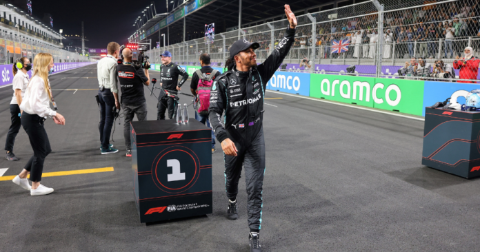 Pole para Hamilton en el circuito urbano de Yedá.