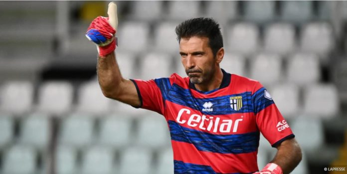 Buffon renueva contrato con Parma hasta 2024