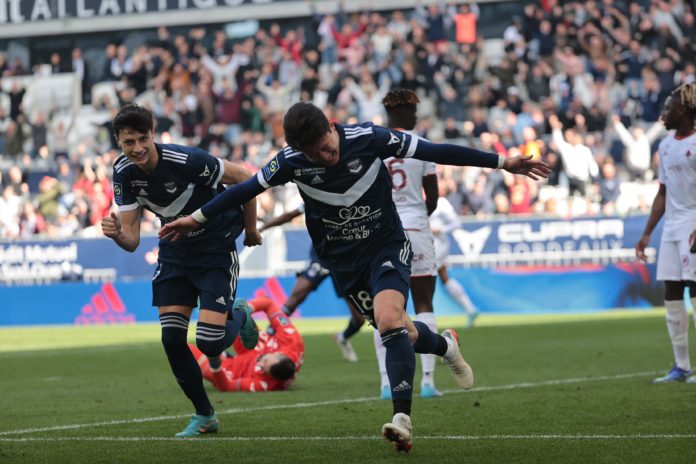 Girondins vence al Metz