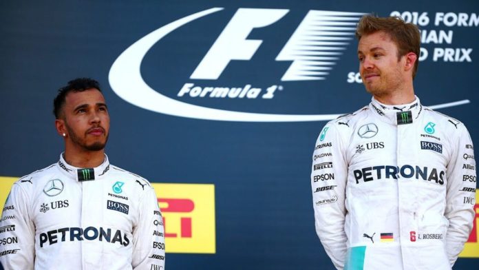 Hamilton casi mata a Rosberg