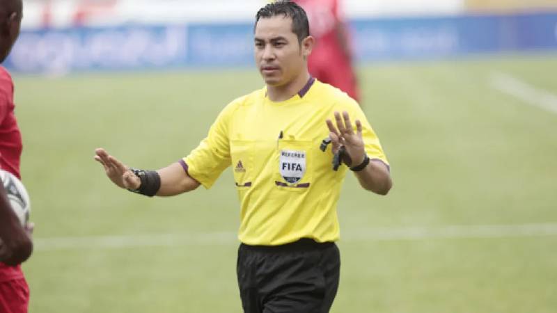 Héctor Rodríguez está al margen.