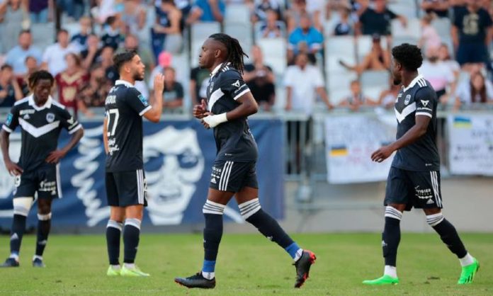 Elis y Girondins sufren primer revés.