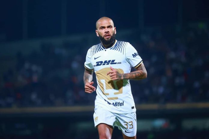 Dani Alves Pumas Barcelona