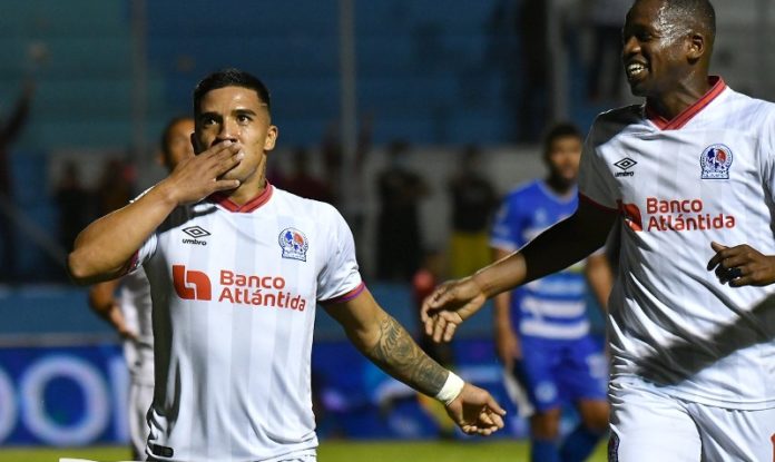 Chirinos anotó el segundo gol de Olimpia.