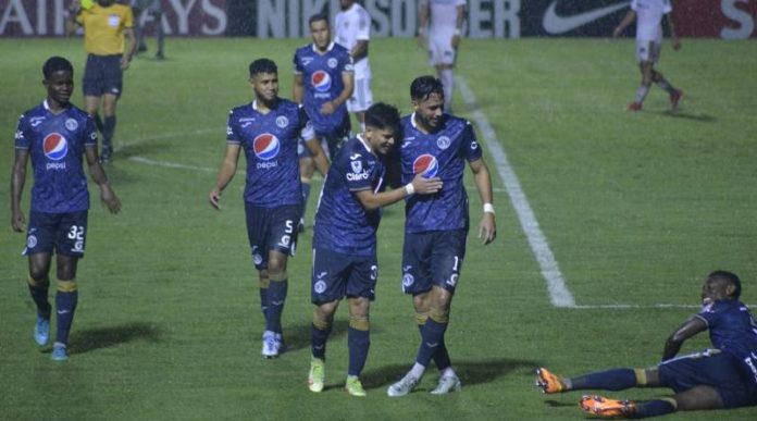 Tres jugadores de Motagua.