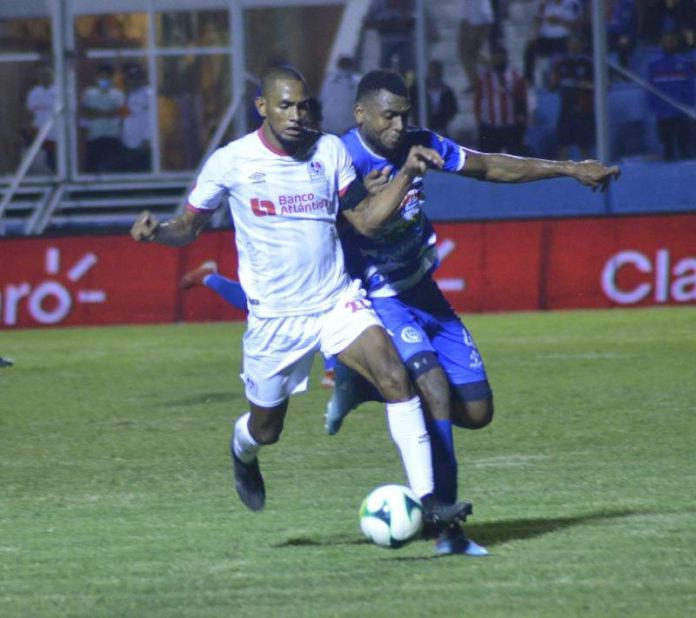 Olimpia le ganó a Victoria.