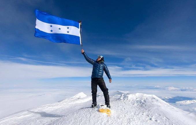 Ronald Quintero escaló el Monte Everest