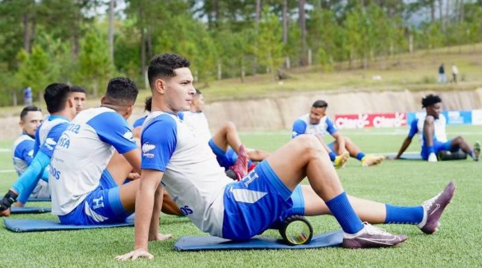 La selección de Honduras trabajó a doble horario.