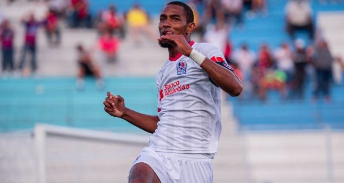 Jerry Bengtson, capitán de Olimpia.