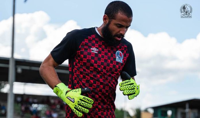 Edrick Menjívar, portero de Olimpia.