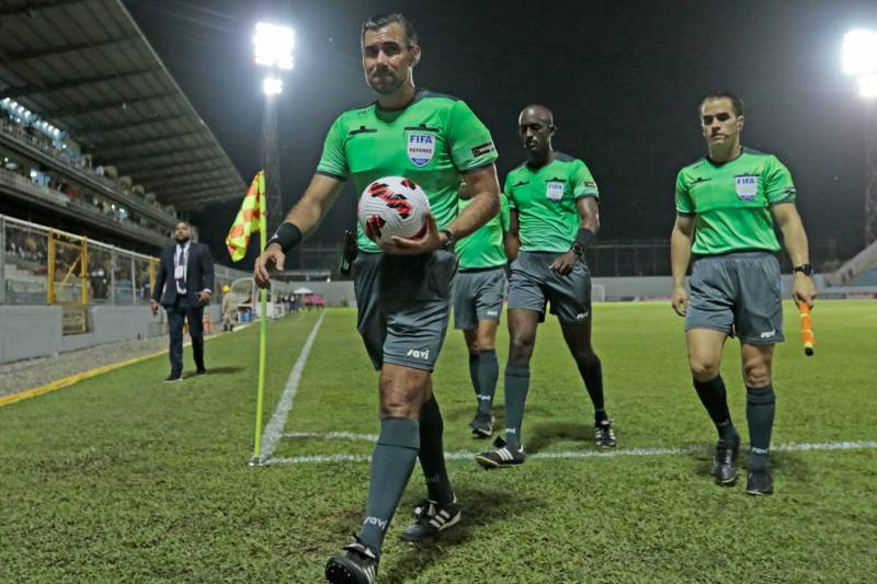 El guatemalteco Mario Escobar dirigirá el clásico Motagua ante Olimpia.