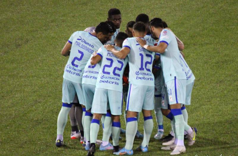 Motagua derrotó 3-0 al Vida.