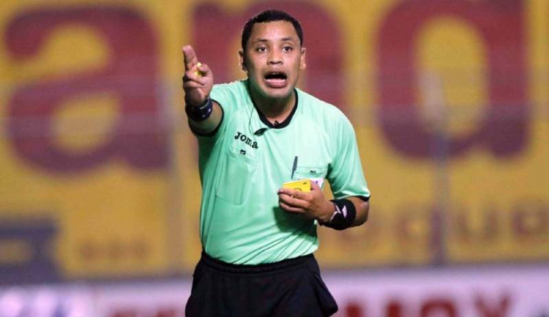 Selvin Brown, árbitro hondureño.