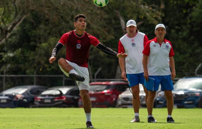 Pedro Troglio, técnico de Olimpia.