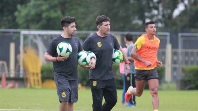 Héctor Vargas técnico del Real España.