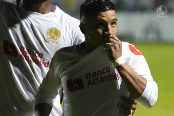 Michael Chirinos, Mejor Jugador de la Concacaf.