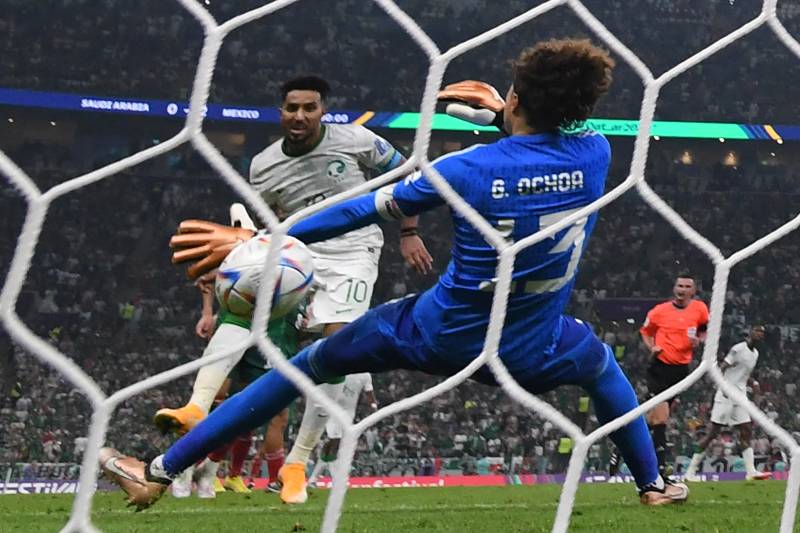 Salem Al Dawsari vence a Guillermo Ochoa y manda, antes de tiempo, a México de regreso a casa.