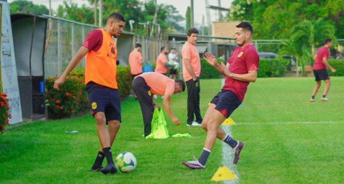 Héctor Vargas, técnico del Real España.