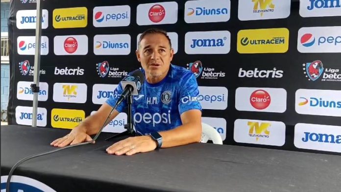 Hernán "La Tota" Medina, técnico de Motagua.