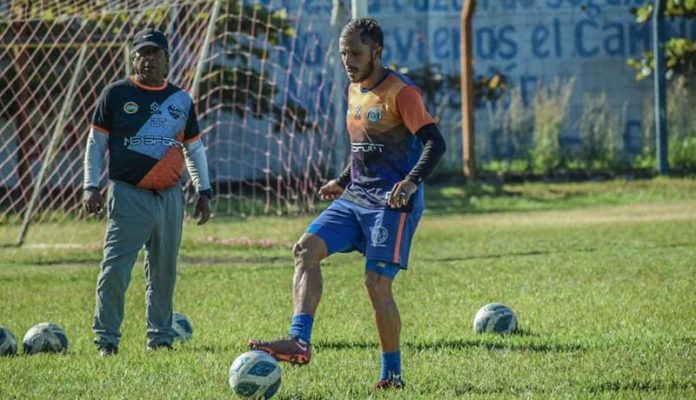 Ramón "Primitivo" Maradiaga, técnico del Achuapa.