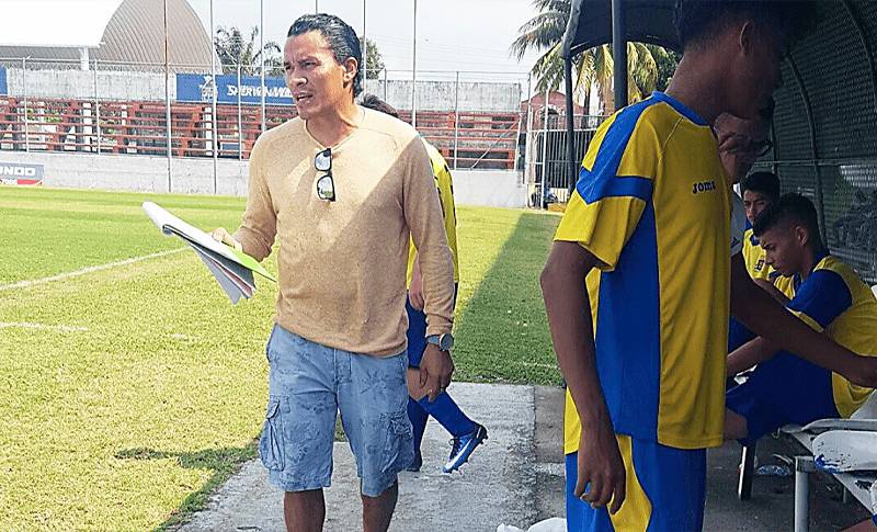 "Rambo" de León está sacando el curso de entrenador.