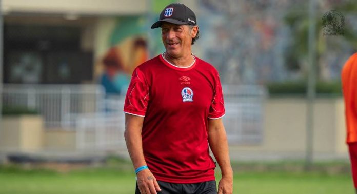 Pedro Troglio, técnico del Olimpia.