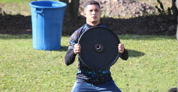 Héctor Castellanos, volante de contención de Motagua.