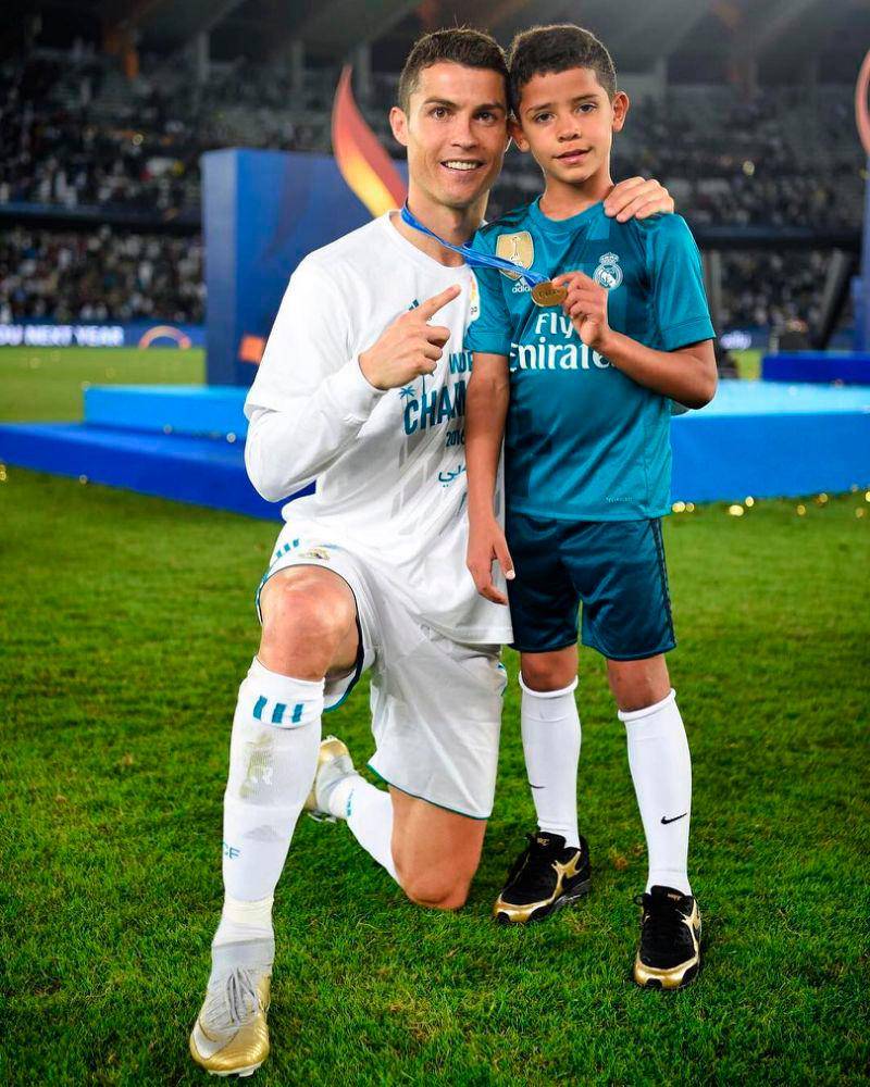 Cristiano y su hijo están de regreso en el Real Madrid.