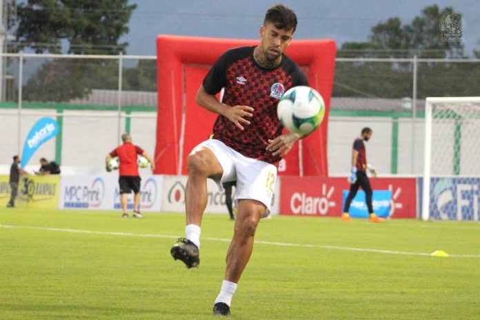 Gabriel Araujo, defensa de Olimpia.