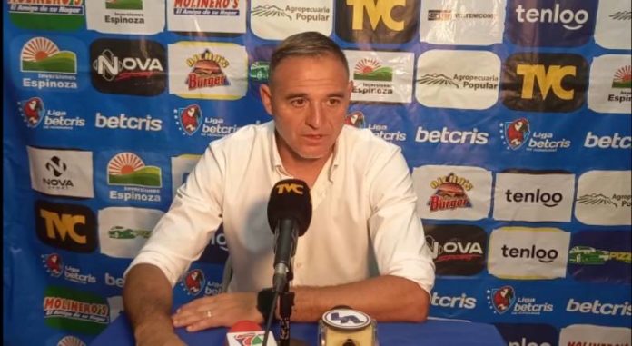 Hernán "La Tota" Medina, técnico de Motagua.