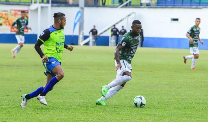 Olancho FC ante Marathón en el inicio del torneo de Clausura 2023.