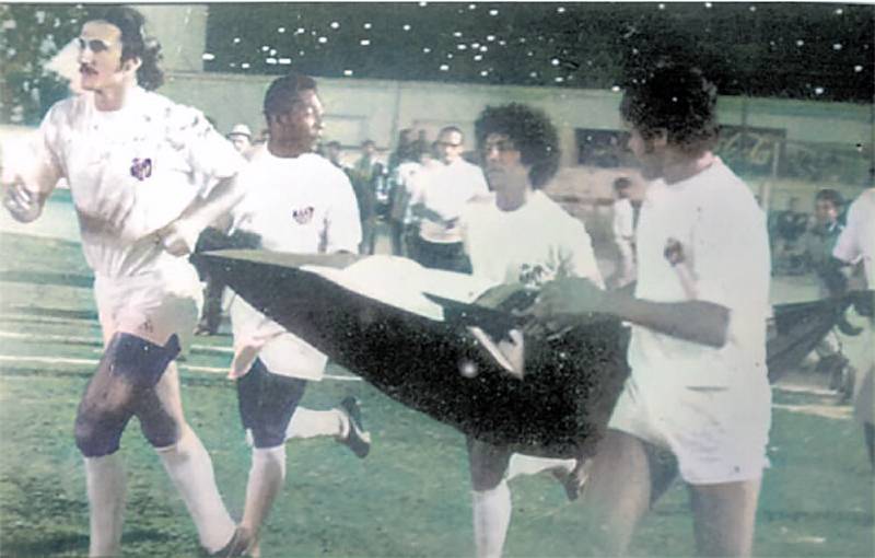 Santos y su estrella Pelé también enfrentaron al Olimpia en el estadio Nacional de Tegucigalpa.