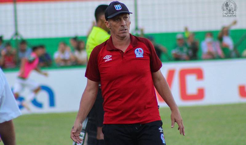 Pedro Troglio, técnico de Olimpia.