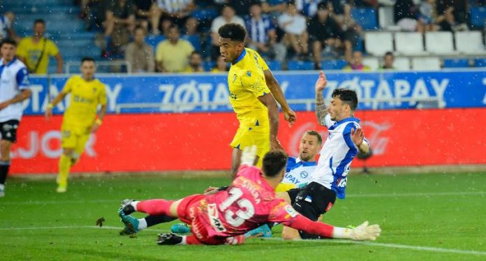 El "Choco" Lozano tiene al Cádiz en primera.