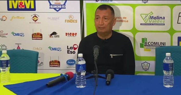 José Humberto Rivera, técnico de Potros de Olancho FC.