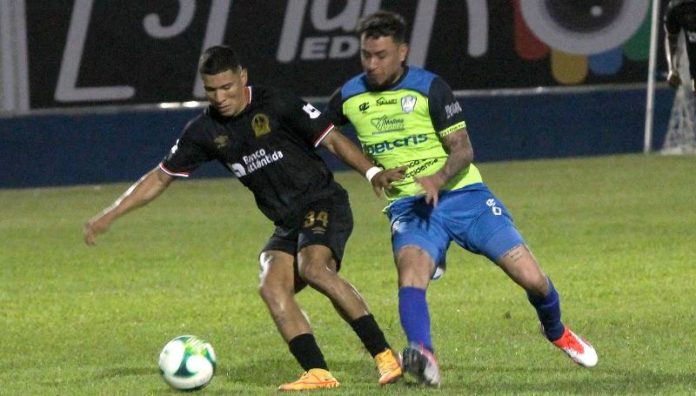 Kevin López debutó con Olimpia.