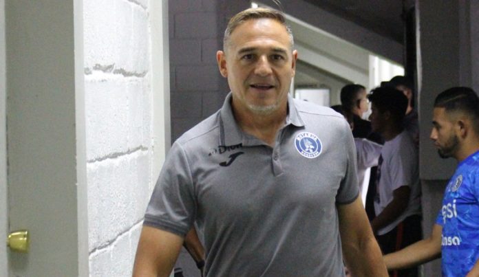 Hernán "La Tota" Medina, técnico del Motagua.