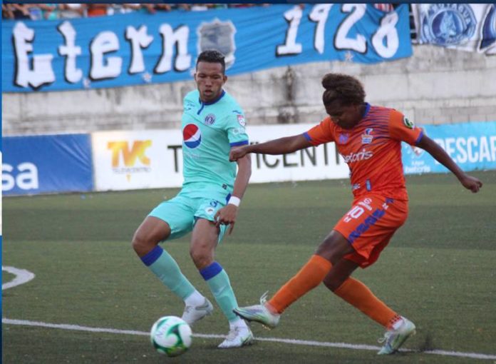 Lobos UPNFM comenzó con pie derecho el torneo de Clausura 2023, venciendo 2-1 a Motagua en estadio Emilio Williams de Choluteca.