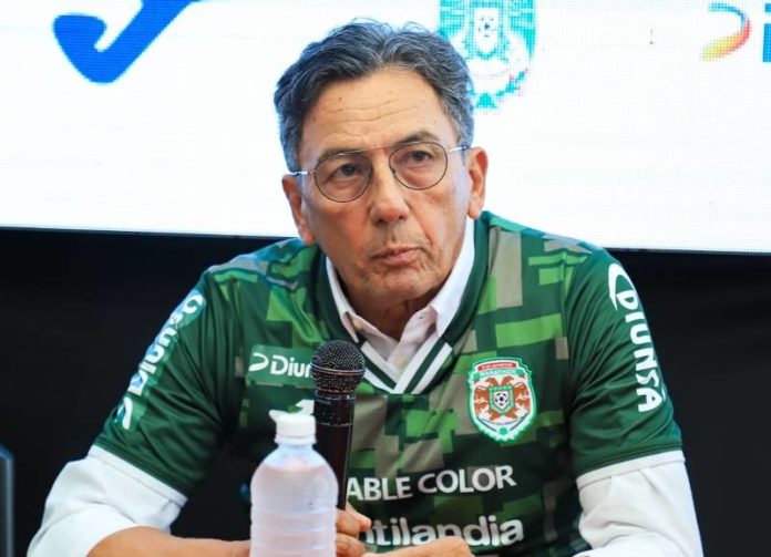 Salomón Nazar, técnico del Marathón.