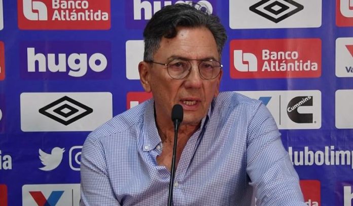 Salomón Nazar, técnico del Marathón.