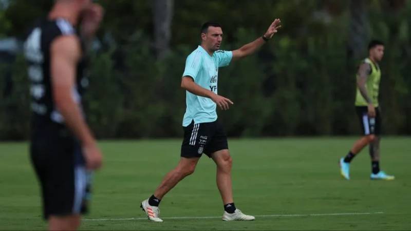Se conoció que las causas para que Lionel Scaloni firma la continuidad como seleccionador argentino vienen después del partido amistoso contra Honduras.