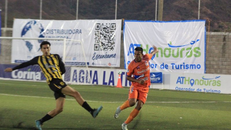 Lobos UPNFM se mantiene en las primeras posiciones del torneo de Clausura al empatar 1-1 con el Real España.