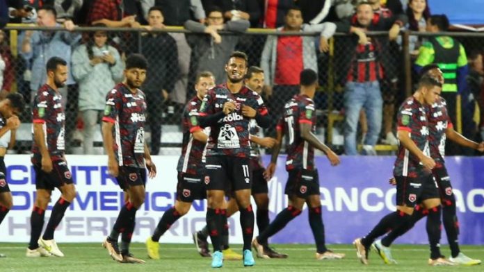 El volante hondureño Alex López destaca que está teniendo nuevos aires en la Liga Deportiva Alajuelense.