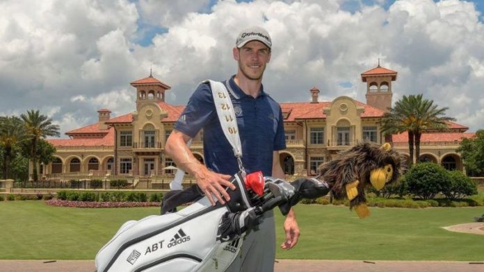 El ex jugador del Real Madrid, el galés Gareth Bale ya debutó en el torneo de golf Pebble Beach Pro-Am.