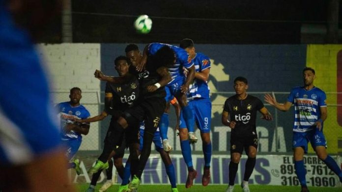 Honduras Progreso no pudo pasar del empate 1-1 frente al Victoria en el estadio Humberto Michelleti.