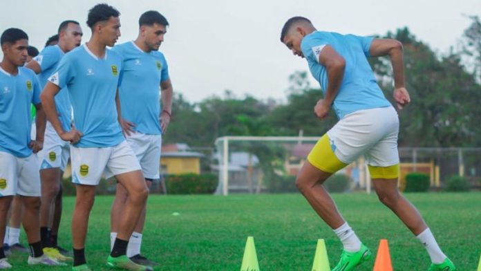 El Real España comenzará este miércoles contra Victoria en La Ceiba una serie de tres partidos que incluye el juego contra Vancouver por la Liga de Campeones de la Concacaf.